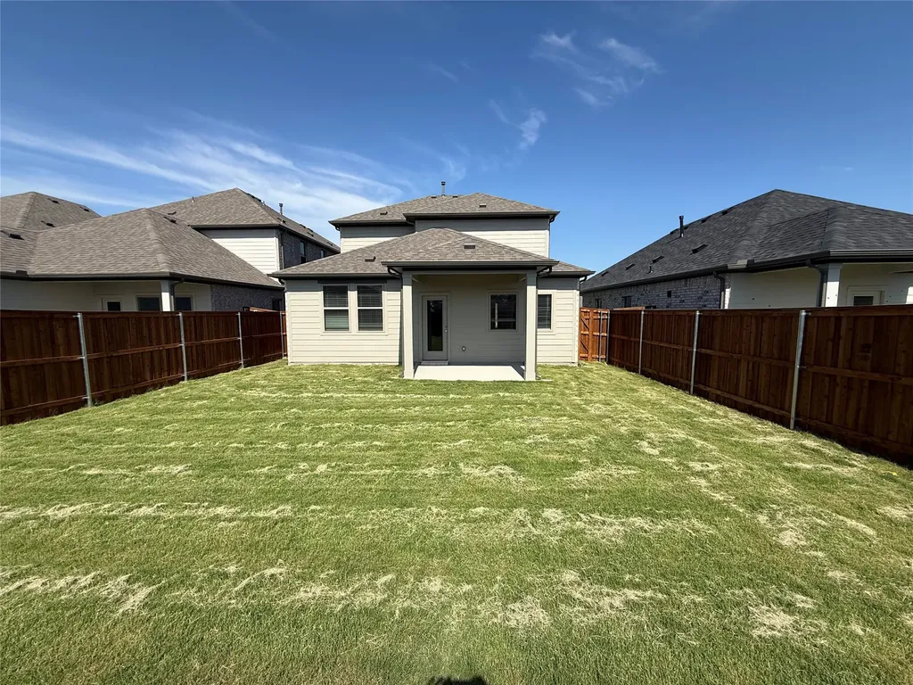 1233 Wolfsbane Drive Lavon TX 75166