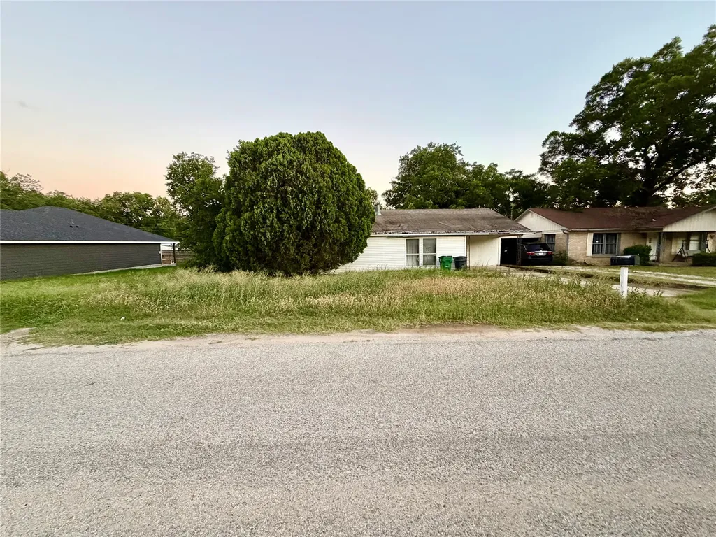 5113 Crowley Street Sansom Park TX 76114