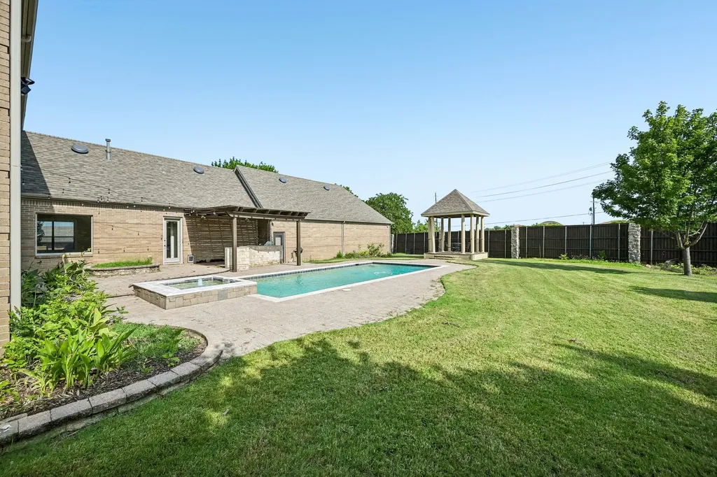 2237 High Country Drive Carrollton TX 75007