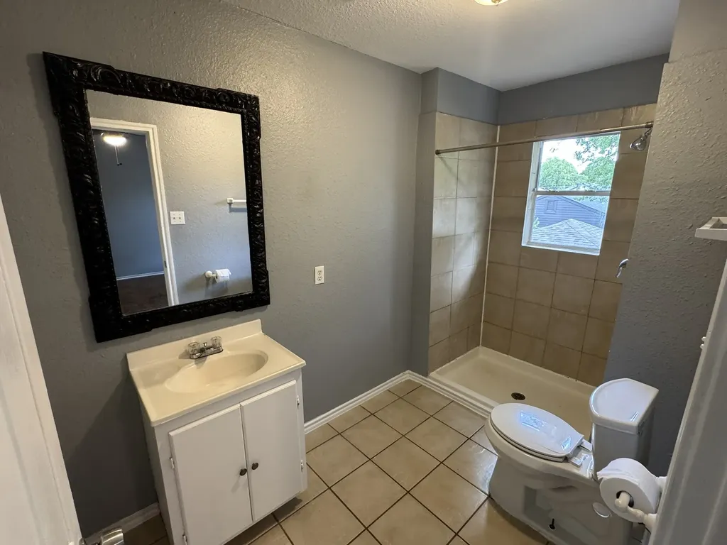 3850 Mt Ranier Street Dallas TX 75211