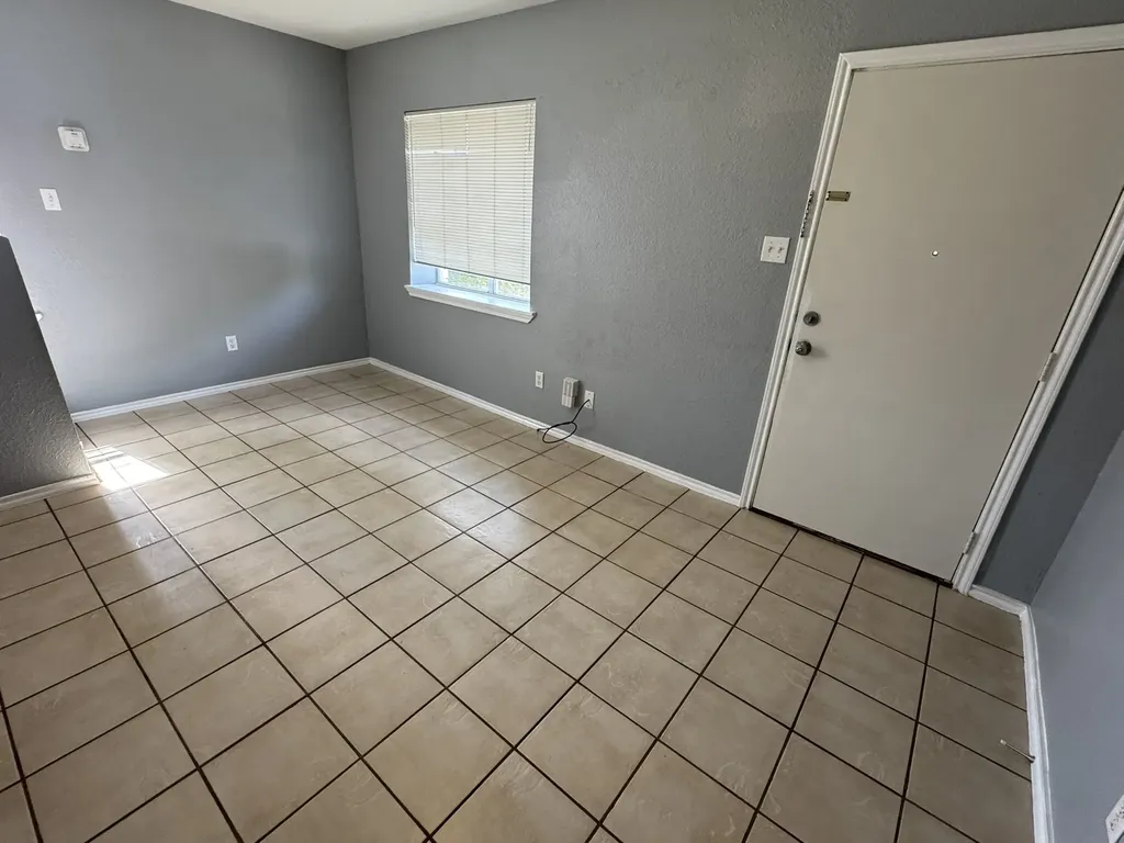 3850 Mt Ranier Street Dallas TX 75211