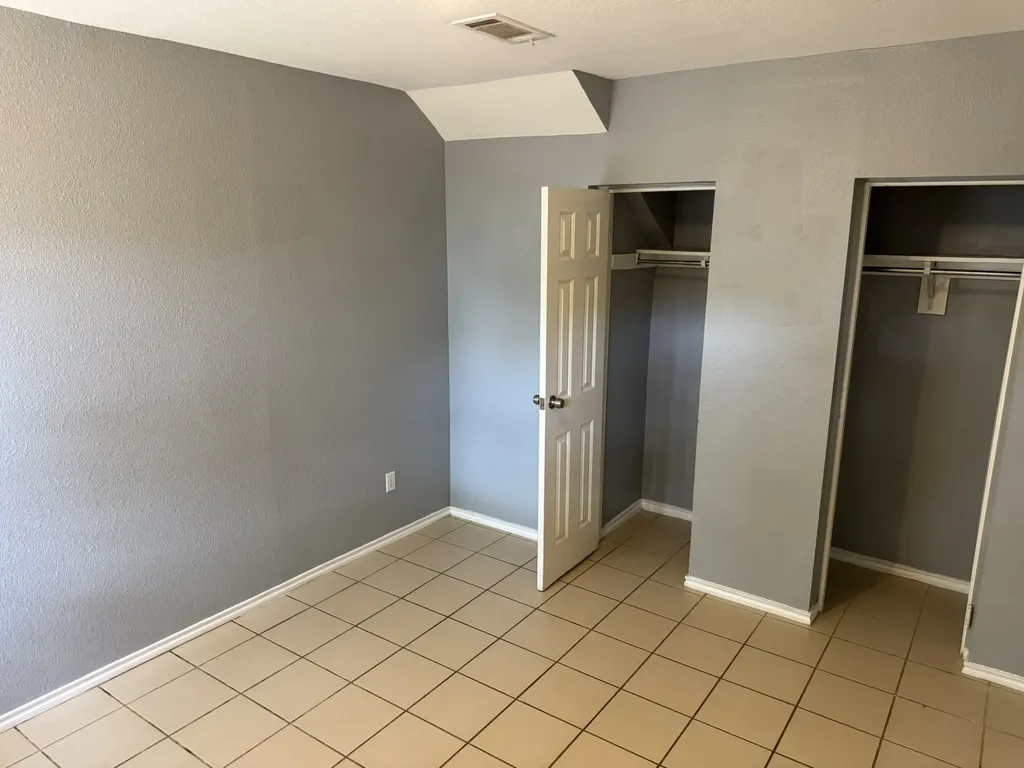 3850 Mt Ranier Street Dallas TX 75211