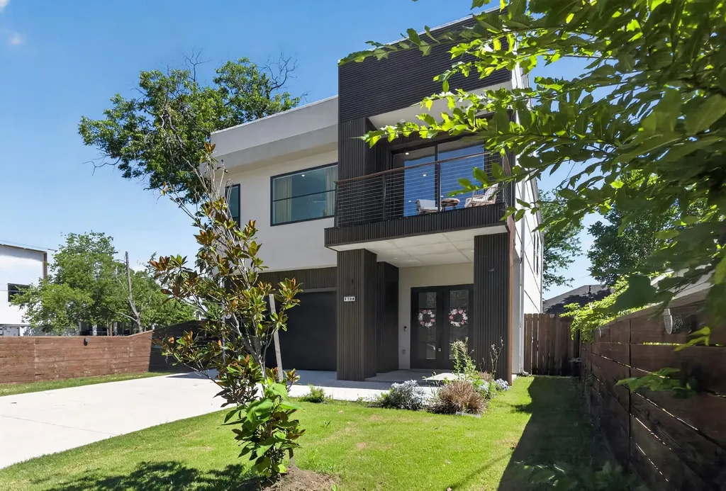 1704 Mcbroom Street Dallas TX 75212