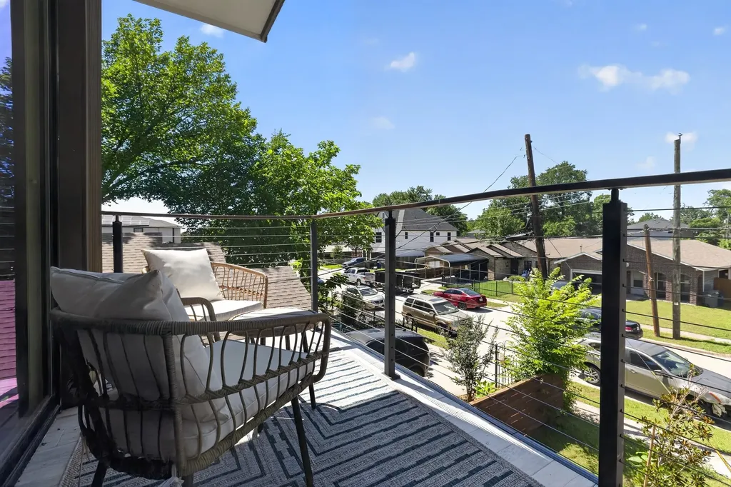 1704 Mcbroom Street Dallas TX 75212