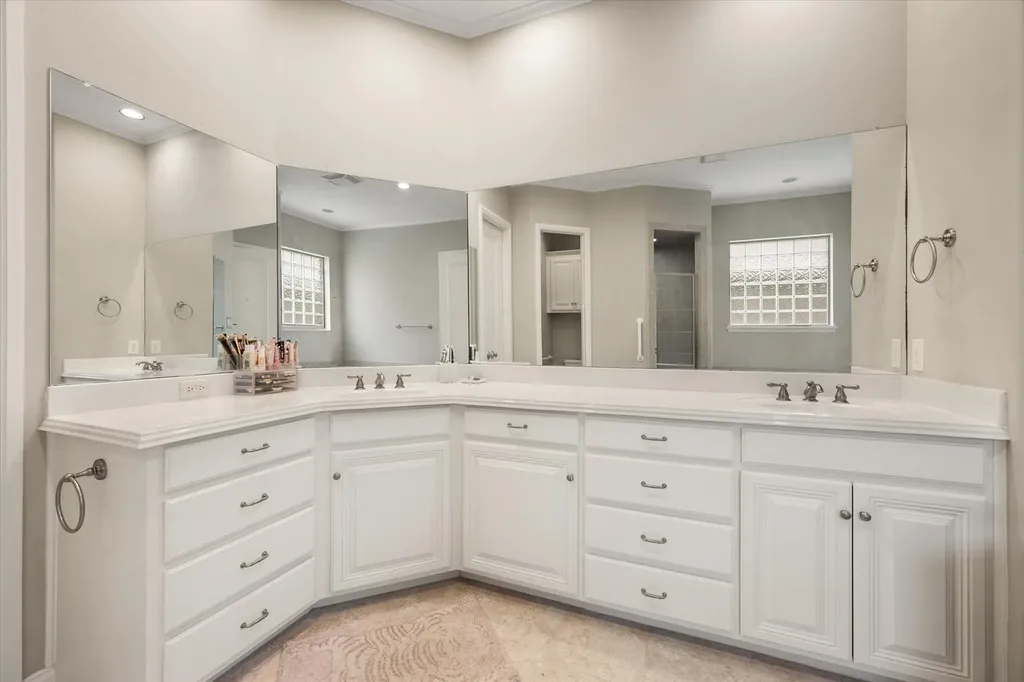 2015 Kodiak Court Arlington TX 76013