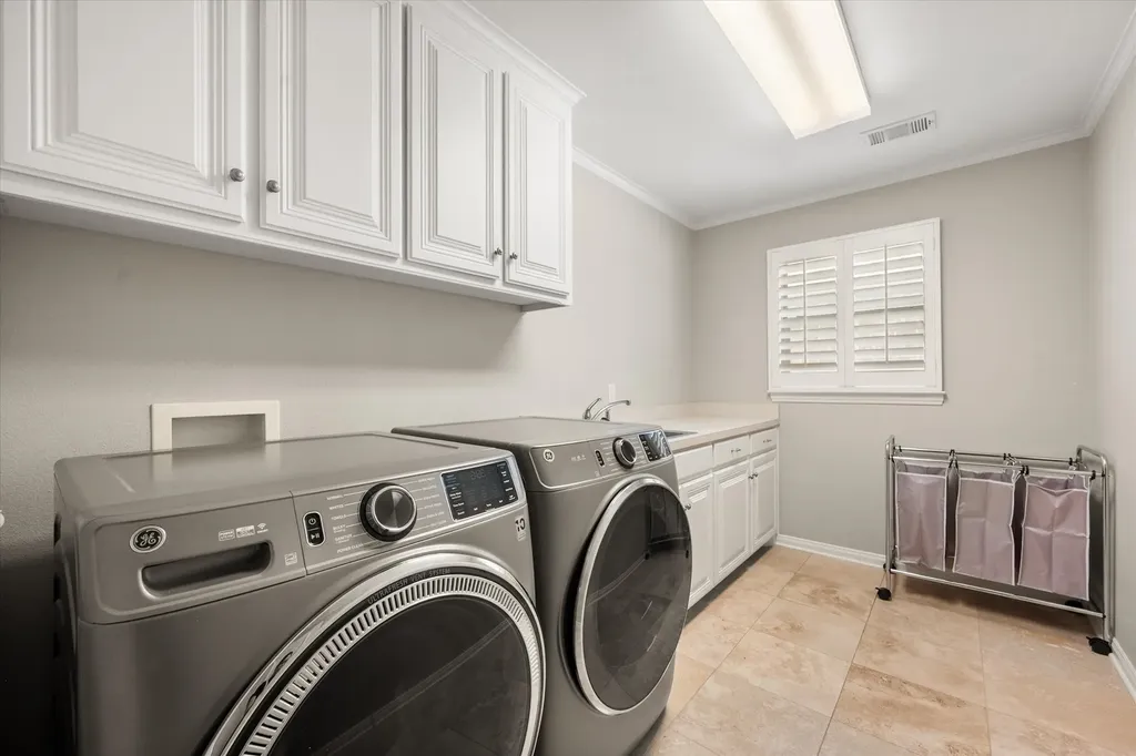 2015 Kodiak Court Arlington TX 76013