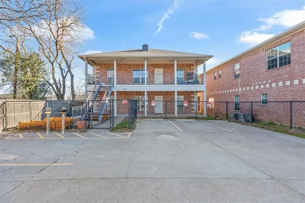 1907 S 17th Street Waco TX 76706