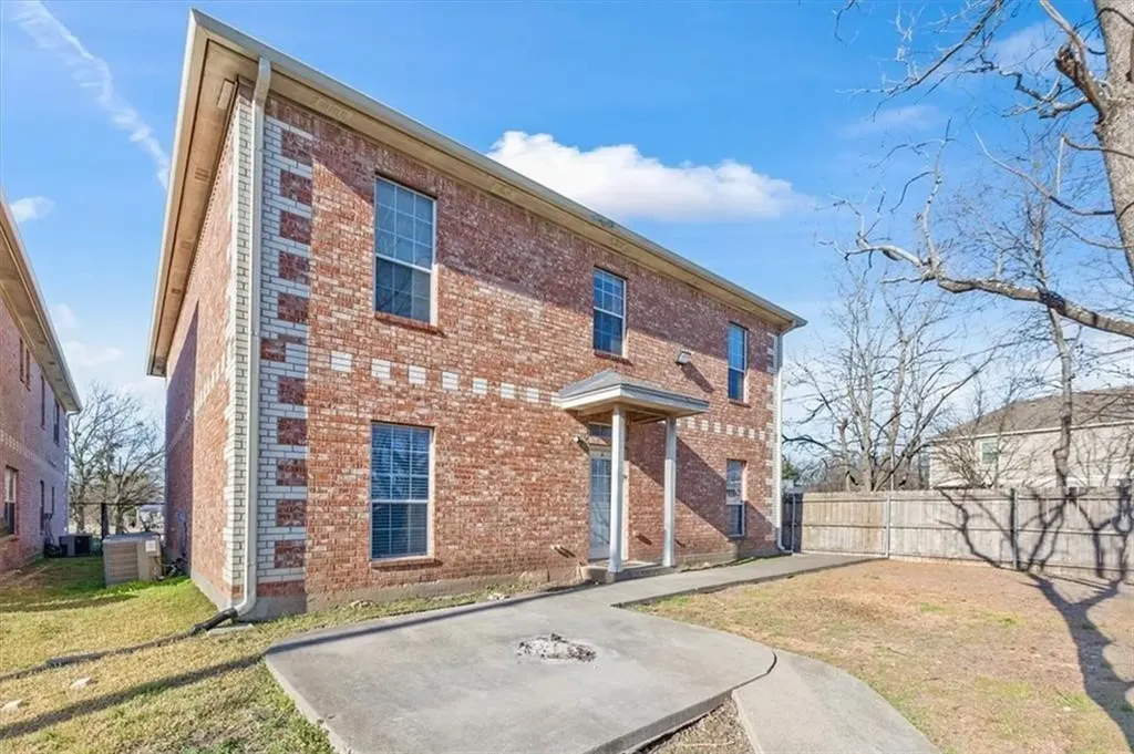1907 S 17th Street Waco TX 76706