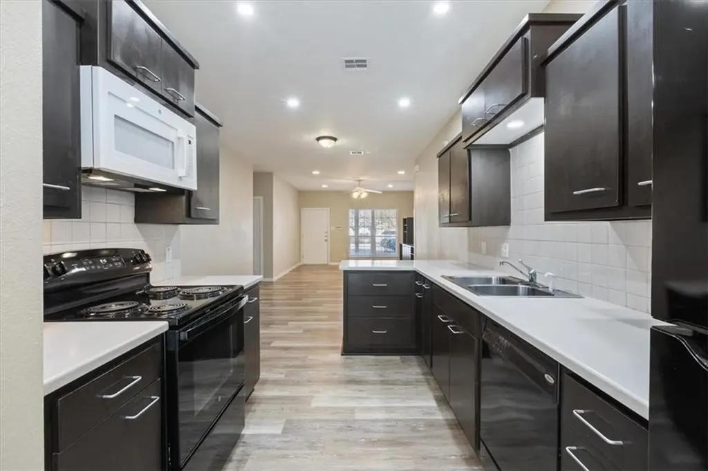 1907 S 17th Street Waco TX 76706