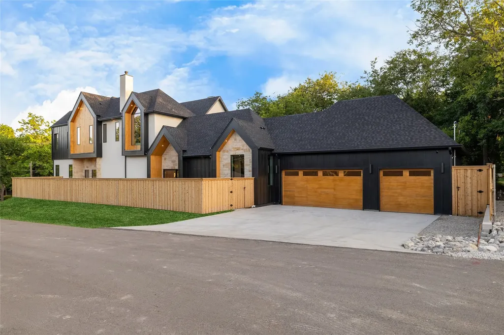 9035 San Benito Way Dallas TX 75218