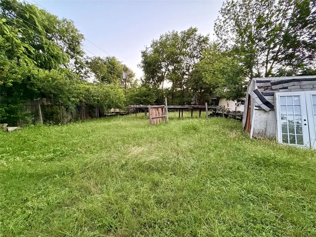 5111 Crowley Street Sansom Park TX 76114