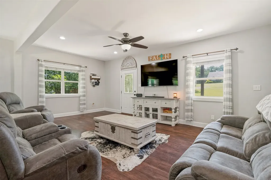 2341 Oak Leaf Trail Cleburne TX 76031