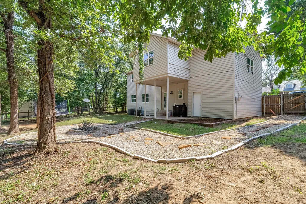 2341 Oak Leaf Trail Cleburne TX 76031