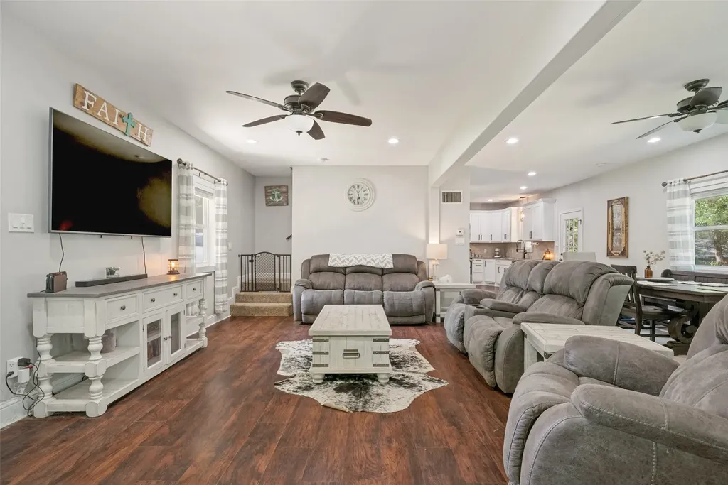 2341 Oak Leaf Trail Cleburne TX 76031