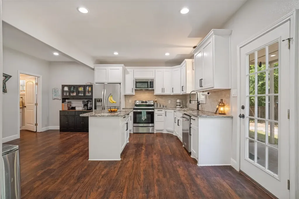2341 Oak Leaf Trail Cleburne TX 76031