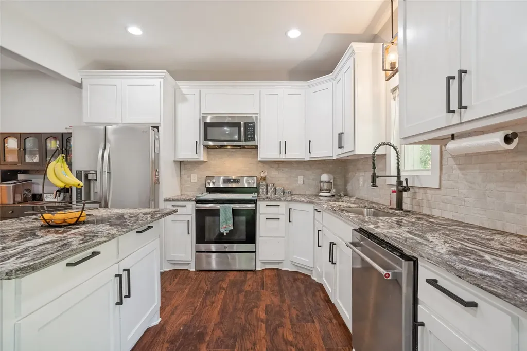 2341 Oak Leaf Trail Cleburne TX 76031