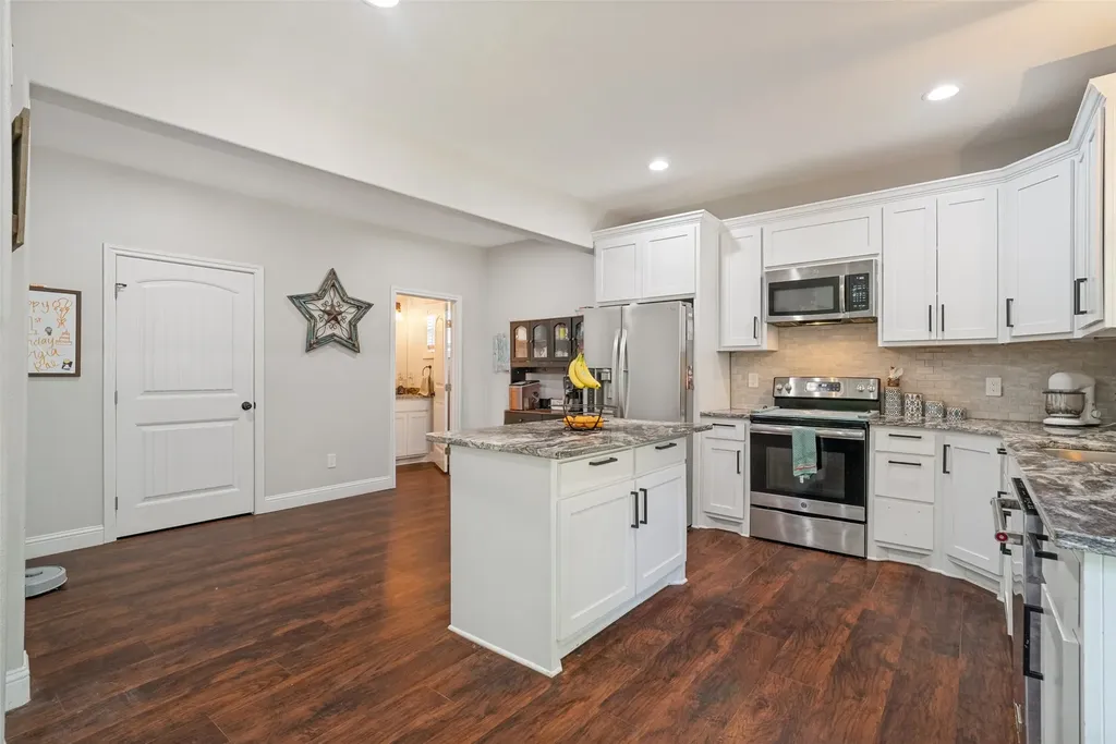 2341 Oak Leaf Trail Cleburne TX 76031