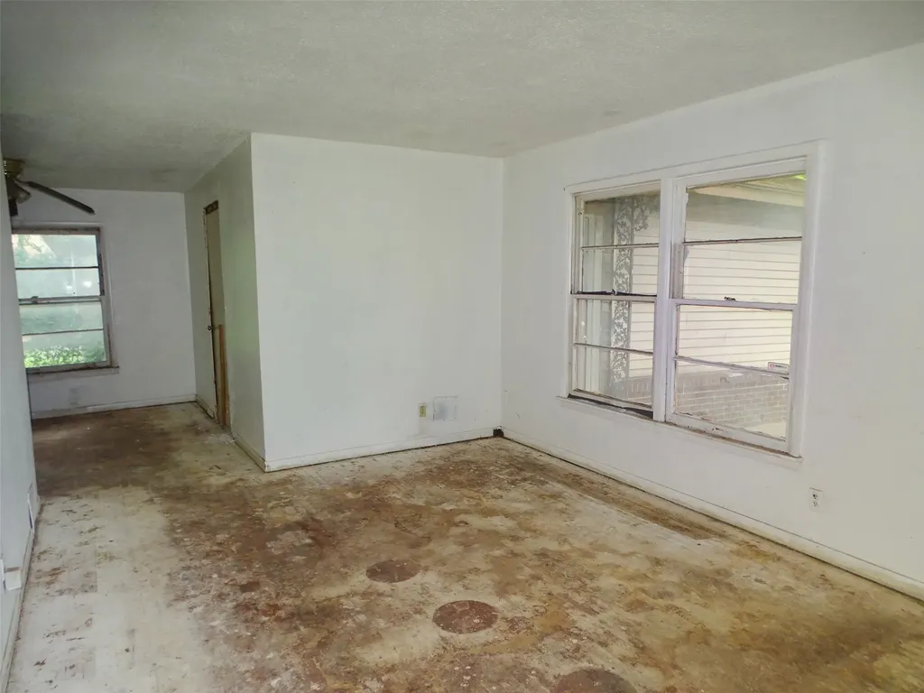 3032 Dahlia Drive Dallas TX 75216