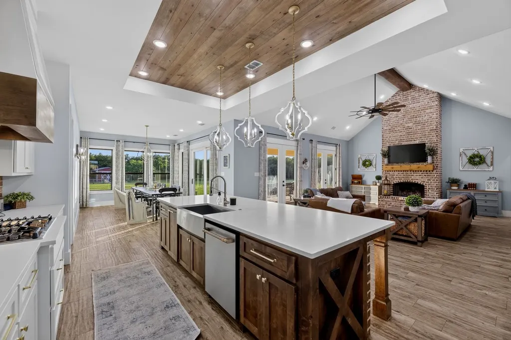 985 Vest Lane Pilot Point TX 76258