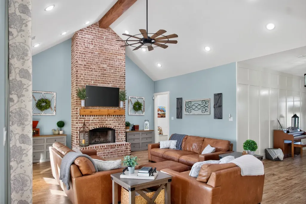 985 Vest Lane Pilot Point TX 76258