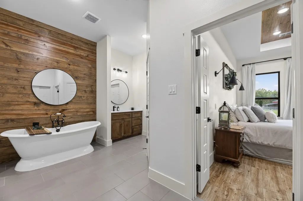 985 Vest Lane Pilot Point TX 76258