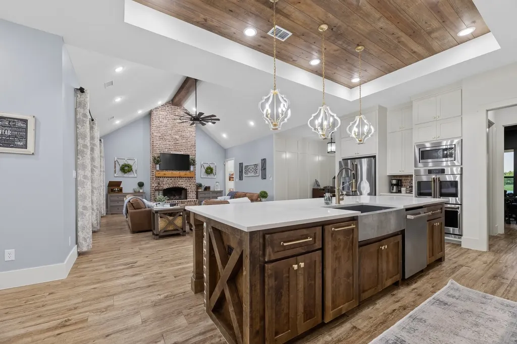 985 Vest Lane Pilot Point TX 76258