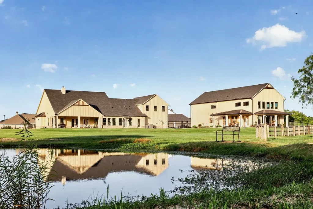 985 Vest Lane Pilot Point TX 76258