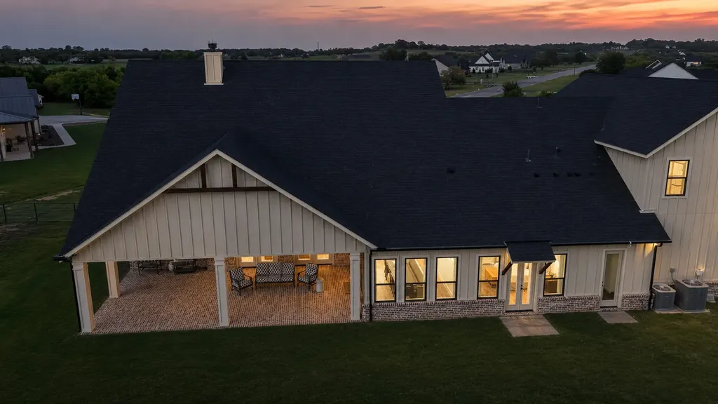 985 Vest Lane Pilot Point TX 76258