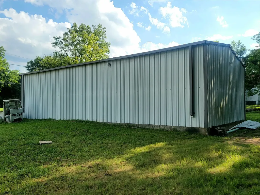 805 S Walnut Clarksville TX 75426