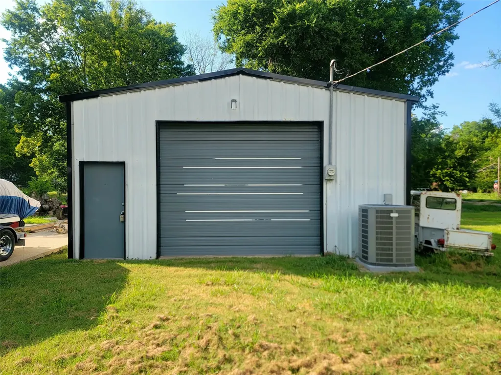 805 S Walnut Clarksville TX 75426