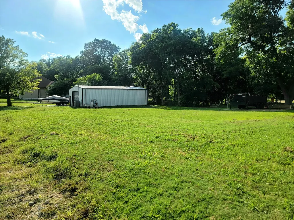 805 S Walnut Clarksville TX 75426