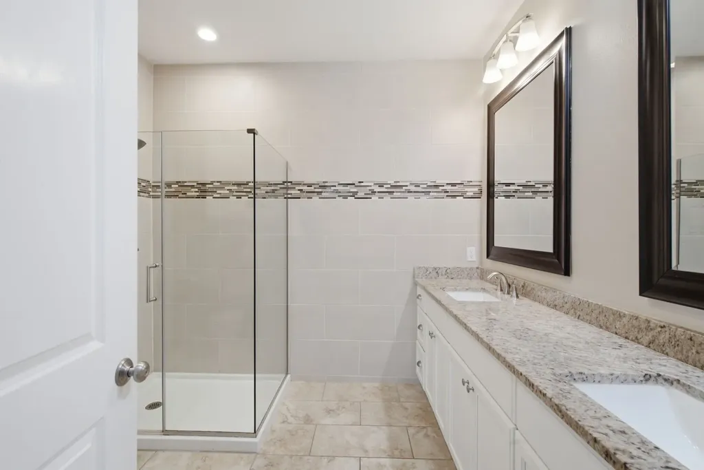 5221 Park Drive River Oaks TX 76114
