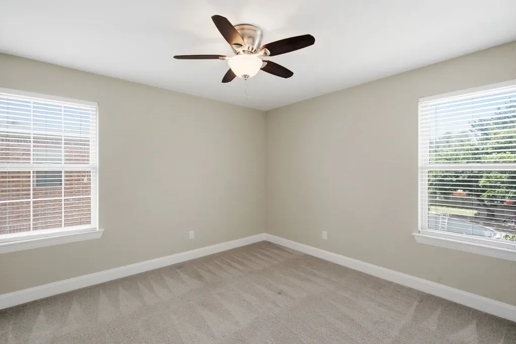 5221 Park Drive River Oaks TX 76114