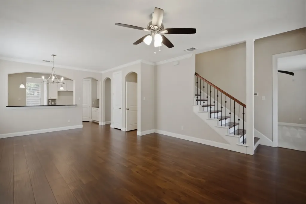 5221 Park Drive River Oaks TX 76114