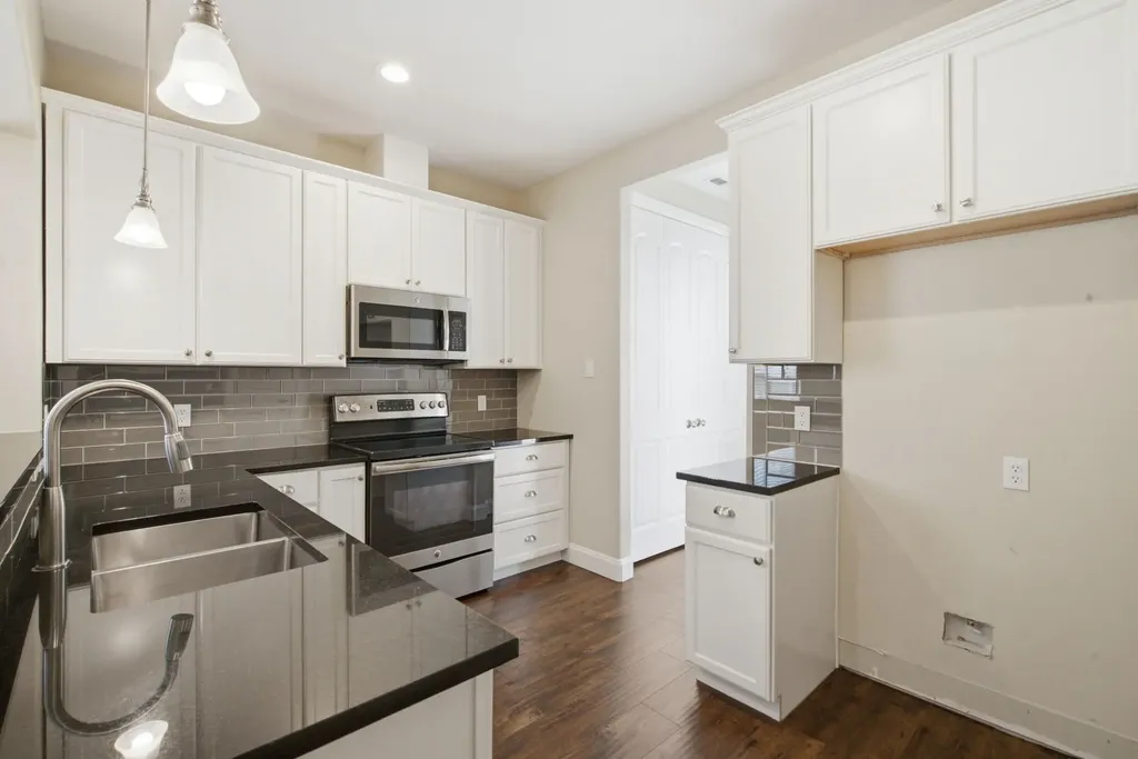 5221 Park Drive River Oaks TX 76114