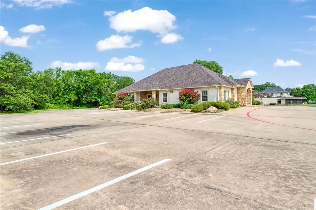 600 N Crockett Street Sherman TX 75090