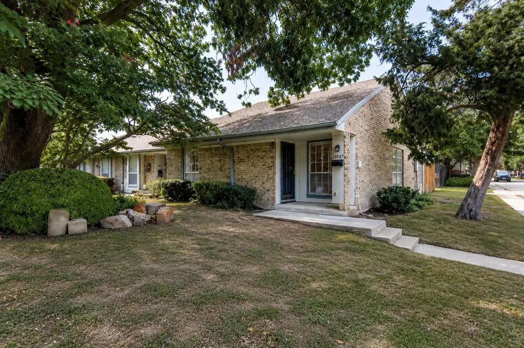 13747 Flagstone Lane Dallas TX 75240