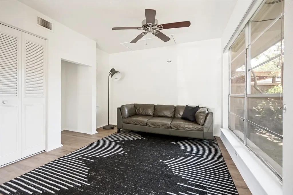 13747 Flagstone Lane Dallas TX 75240