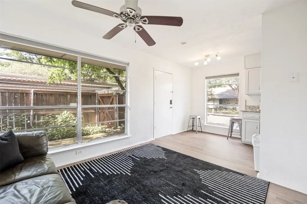 13747 Flagstone Lane Dallas TX 75240