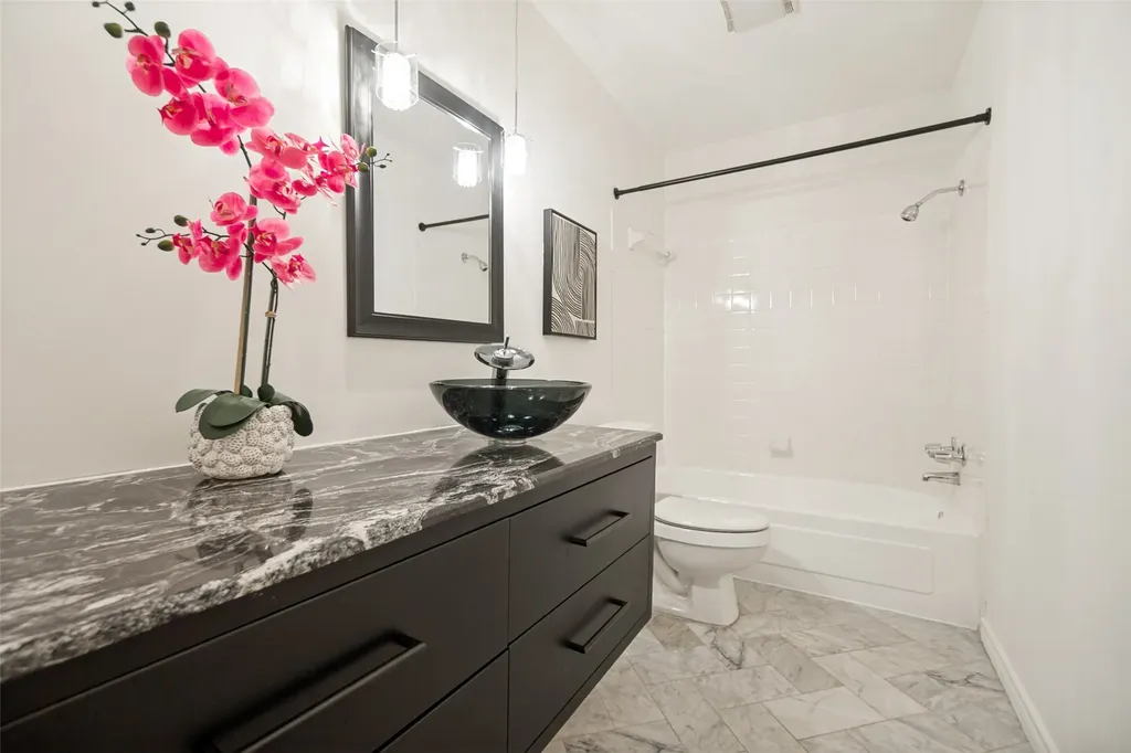 13747 Flagstone Lane Dallas TX 75240