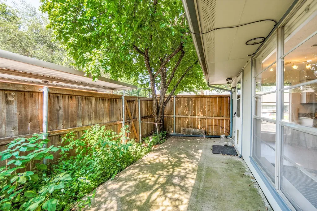 13747 Flagstone Lane Dallas TX 75240