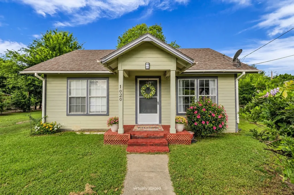 1020 Fisher Street Bellmead TX 76705