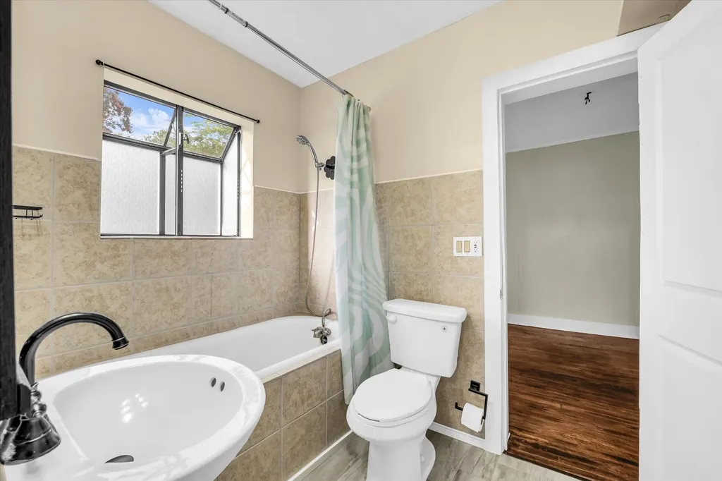 1020 Fisher Street Bellmead TX 76705
