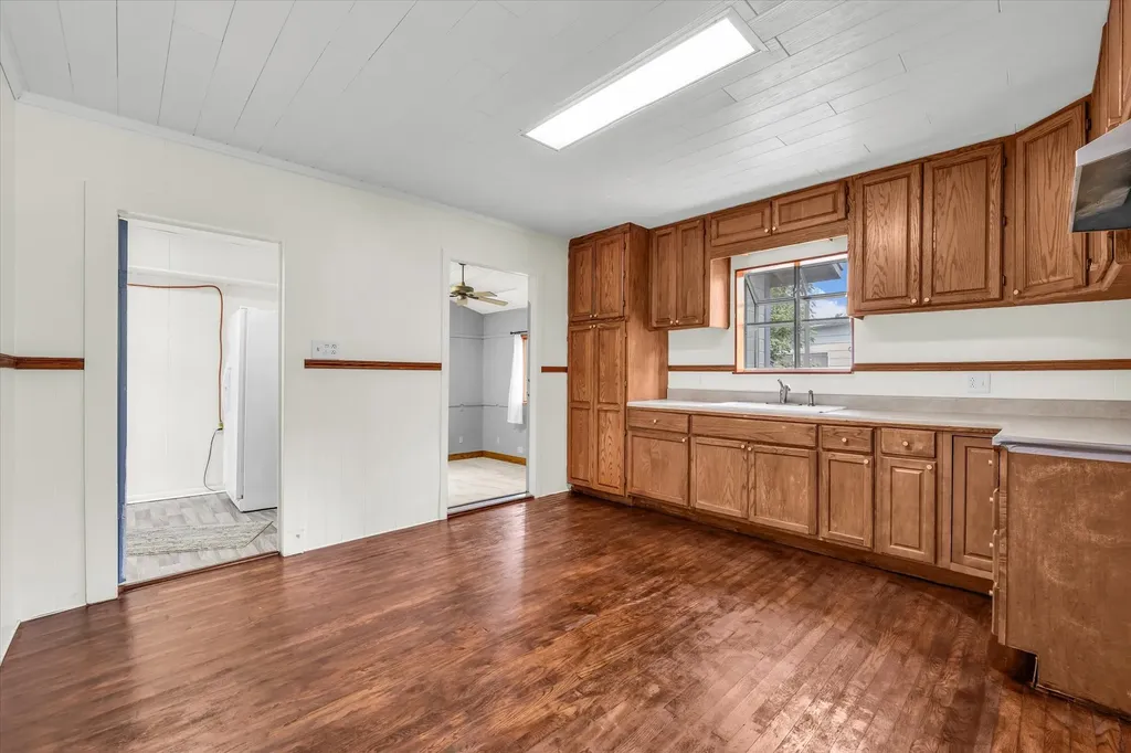 1020 Fisher Street Bellmead TX 76705