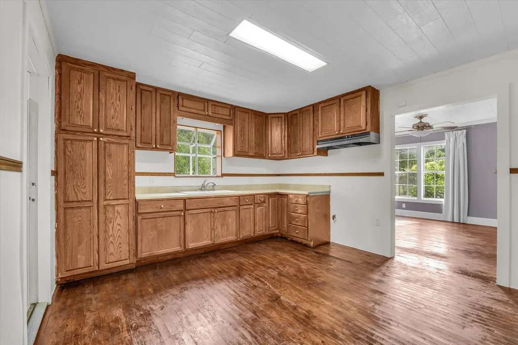 1020 Fisher Street Bellmead TX 76705