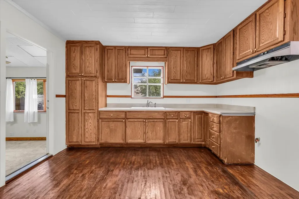 1020 Fisher Street Bellmead TX 76705