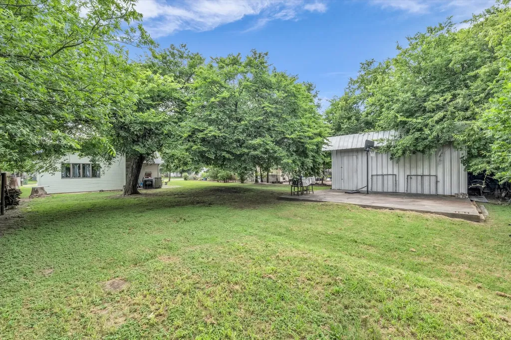 1020 Fisher Street Bellmead TX 76705