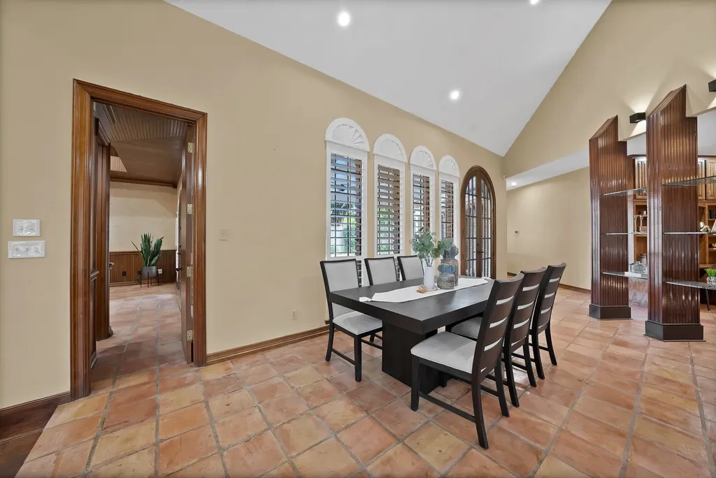 2714 Ridge Top Lane Arlington TX 76006