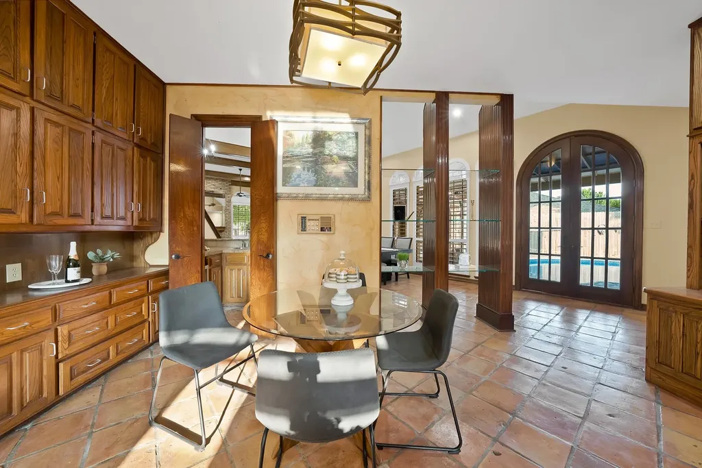 2714 Ridge Top Lane Arlington TX 76006