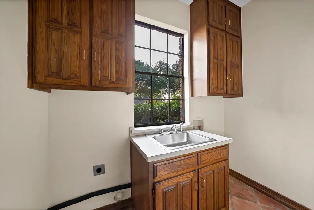 2714 Ridge Top Lane Arlington TX 76006